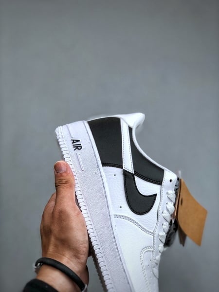 Nk Air Force 1 '07 Low Preto e Branco Gancho Quebrado - Vista 5