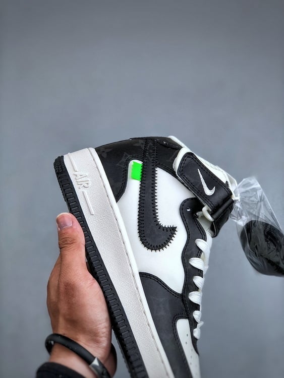 Nk Air Force 107 Mid Bege e Preto - Vista 5