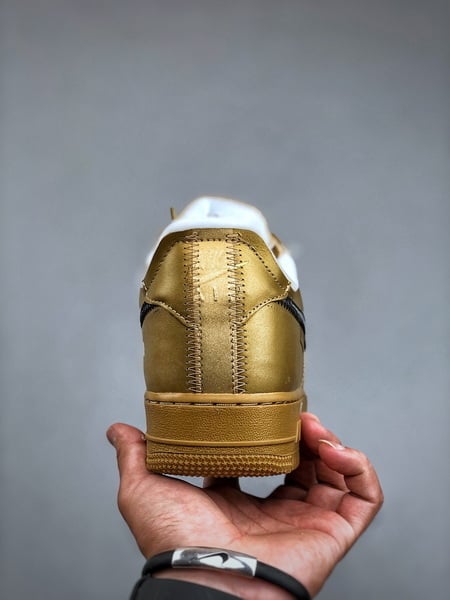 OFF-WHITE x Nike Air Force 1 Low Ouro Fluido - Vista 4
