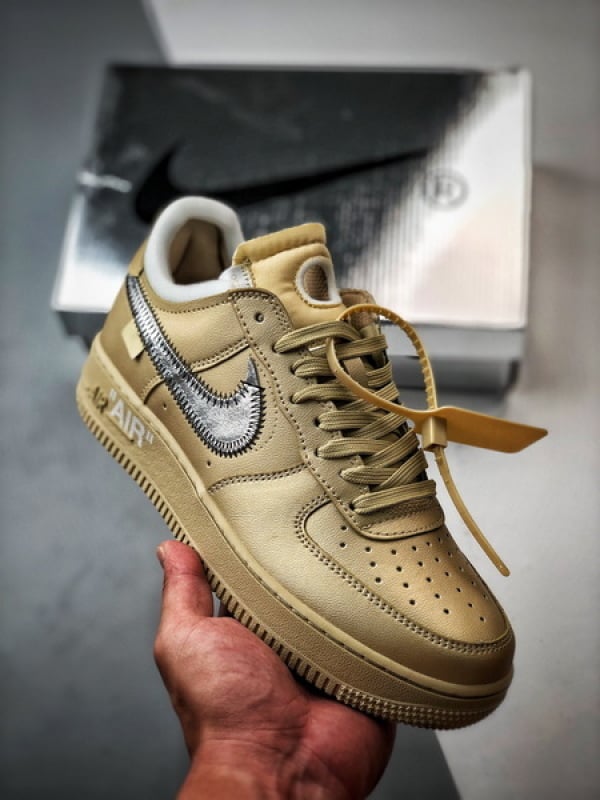 Off-White x Air Force 1 Low Dourado - Vista 1