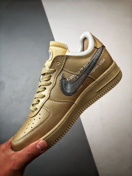 Off-White x Air Force 1 Low Dourado - Vista 5