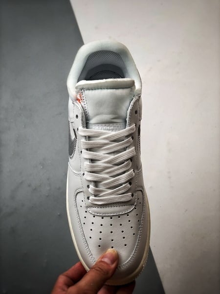 Off-White x Air Force 1 Low - Vista 9