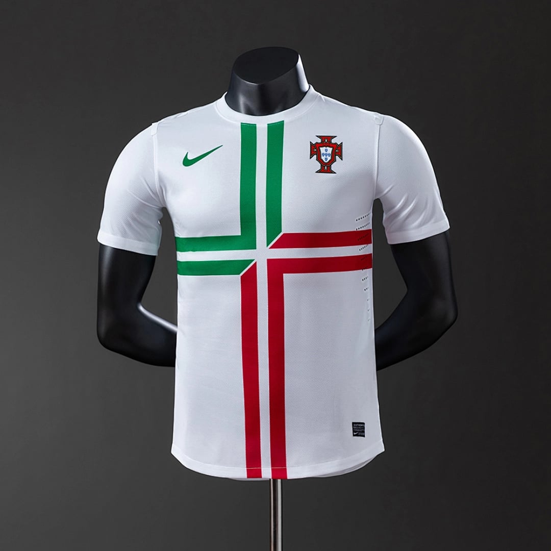 Camisola Alternativa de Portugal 2012 (Retro, Versao Jogador) - Vista 1