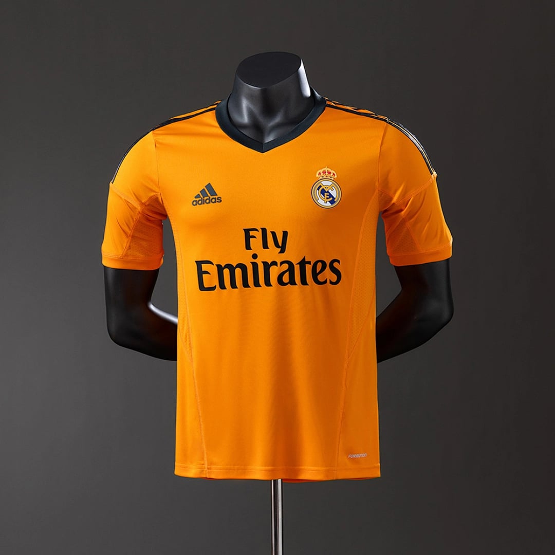 Camisola Terceira do Real Madrid 2013/2014 (Retro, Versao Jogador) - Vista 1