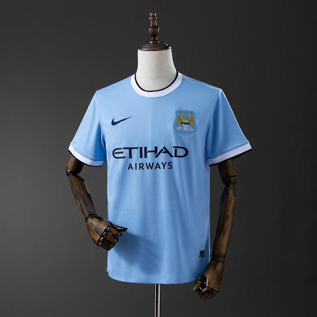 Camisola Principal do Manchester City 2013/2014 (Retro) - Vista 1