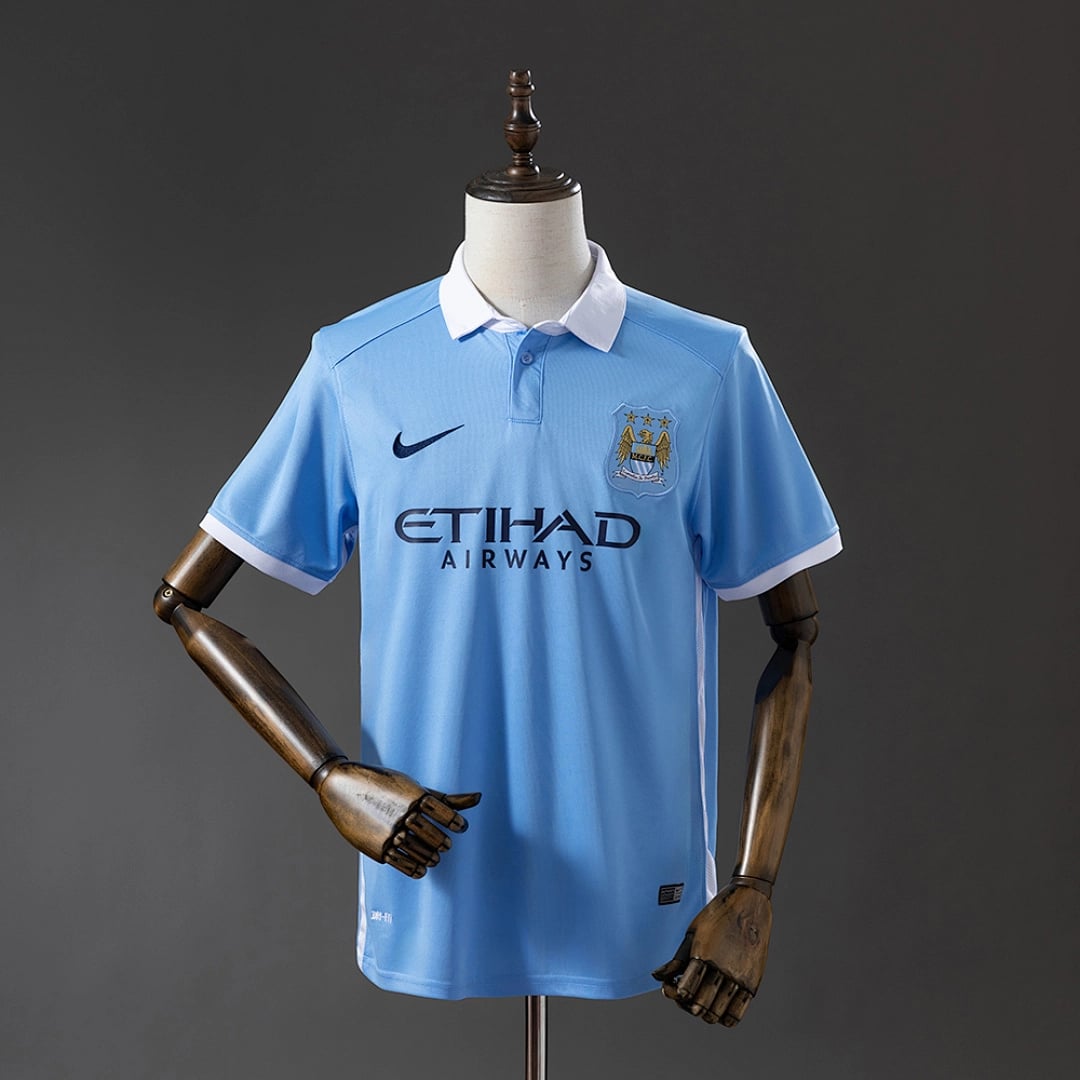 Camisola Principal do Manchester City 2015/2016 (Retro) - Vista 1