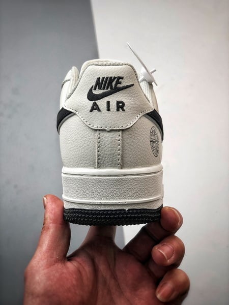 Stone Island x Air Force 1 Low Bege, Branco e Preto Reflexo - Vista 4