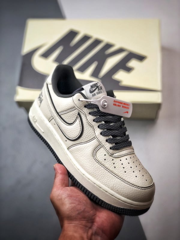 Stussy x Air Force 1 Low Branco e Cinzento Escuro - Vista 1