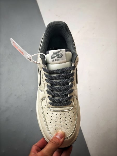 Stussy x Air Force 1 Low Branco e Cinzento Escuro - Vista 9