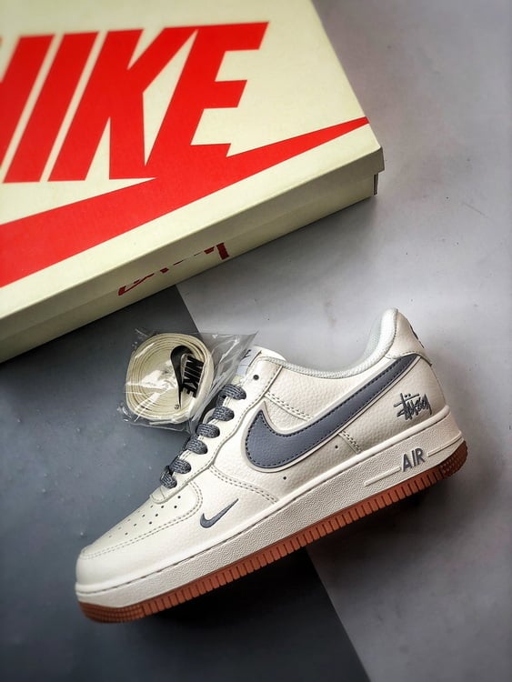 Stussy x Nike Air Force 1 Low Cinza - Vista 8