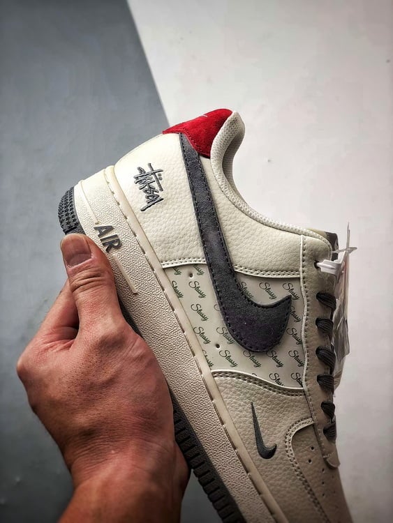 Stussy x Air Force 1 Low Cinza Vermelho - Vista 2