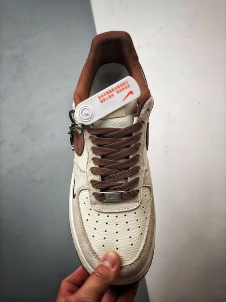 Stussy x Air Force 1 Low Marfim e Marrom - Vista 9