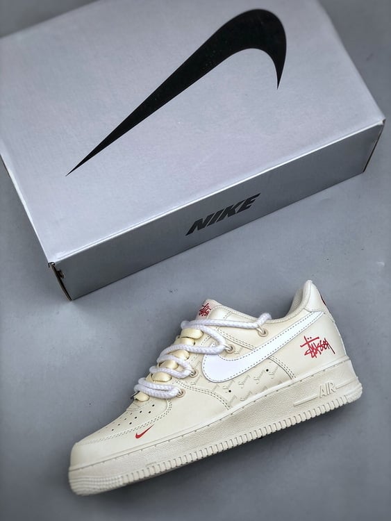 Stussy x Nike Air Force 1 Low 07 - Vista 8