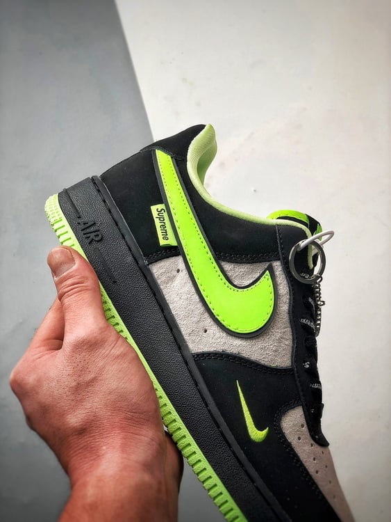 Supreme x Air Force 1 Low Cinzento Preto e Verde - Vista 2