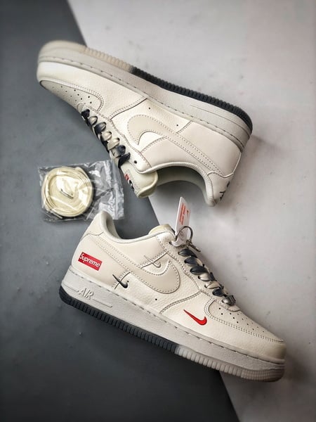 Sup x Air Force 1 Low Branco e Cinzento Gradiente Três Ganchos - Vista 6