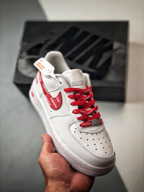 Sup x Air Force 1 Low Branco e Vermelho - Vista 1