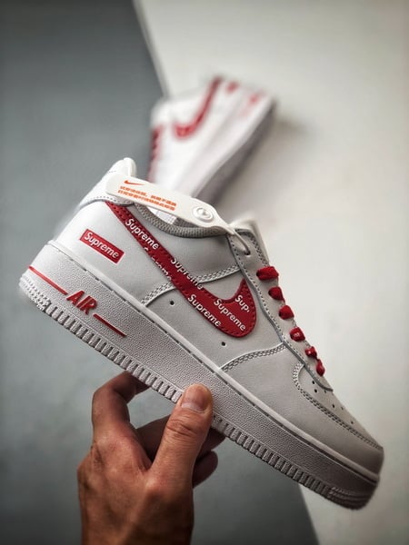 Sup x Air Force 1 Low Branco e Vermelho - Vista 7