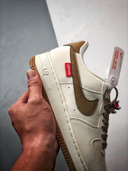 Sup x Air Force 1 Low Creme e Caqui 3M - Vista 2