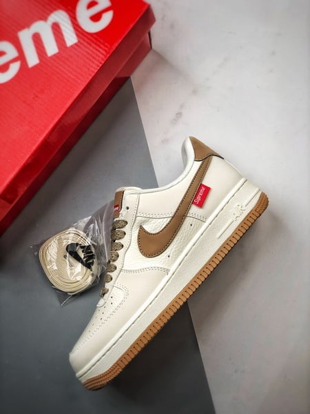 Sup x Air Force 1 Low Creme e Caqui 3M - Vista 8