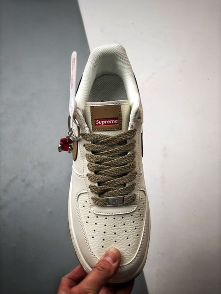 Sup x Air Force 1 Low Creme e Caqui 3M - Vista 9