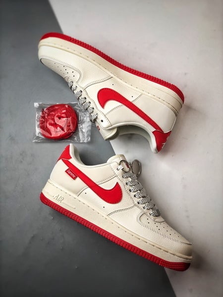 Sup x Air Force 1 Low Branco e Vermelho 3M - Vista 6