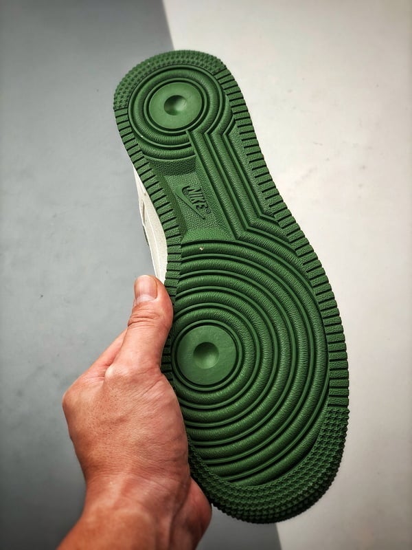 Sup x Air Force 1 Low Creme e Verde 3M - Vista 4