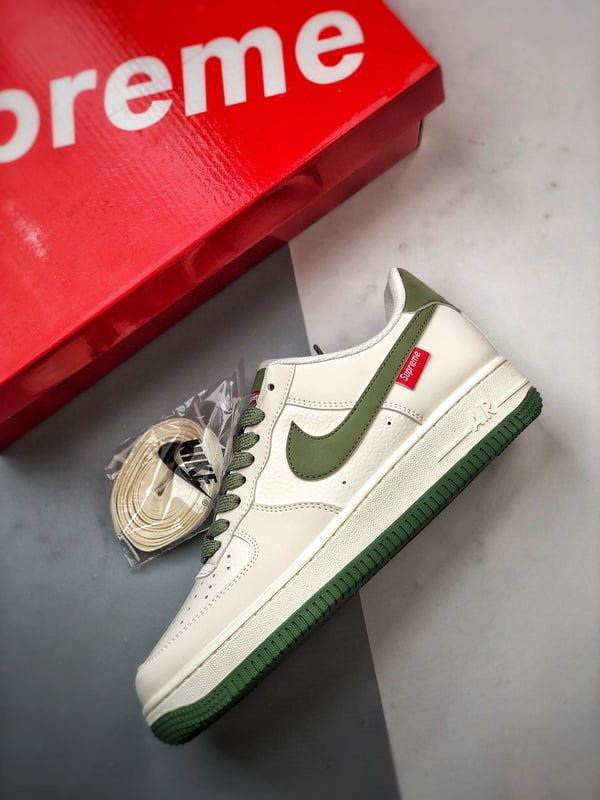 Sup x Air Force 1 Low Creme e Verde 3M - Vista 8