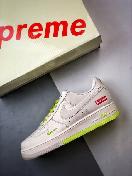 Sup x Air Force 1 Low Mescla Branco e Verde Fluorescente - Vista 8