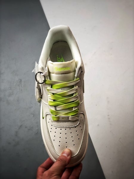 Sup x Air Force 1 Low Mescla Branco e Verde Fluorescente - Vista 9