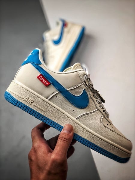 Sup x Air Force 1 Low Off-White e Azul 3M - Vista 6