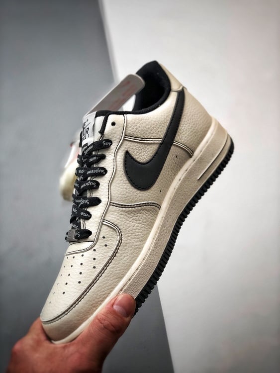 Sup x Air Force 1 Low Colaboração Creme e Preto - Vista 5