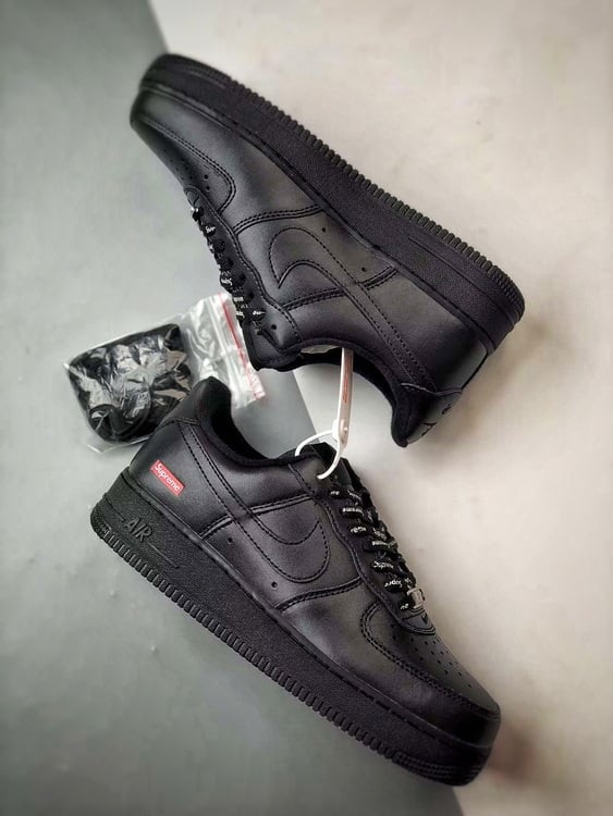 Sup x Air Force 1 Low Preto - Vista 6
