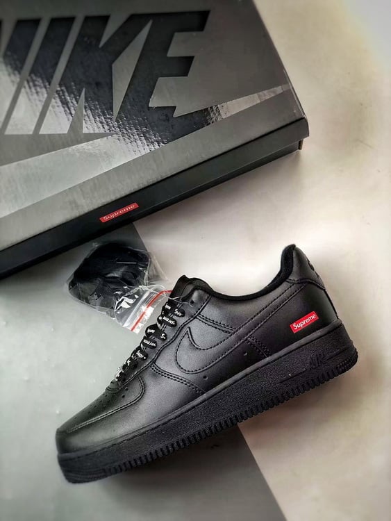 Sup x Air Force 1 Low Preto - Vista 8