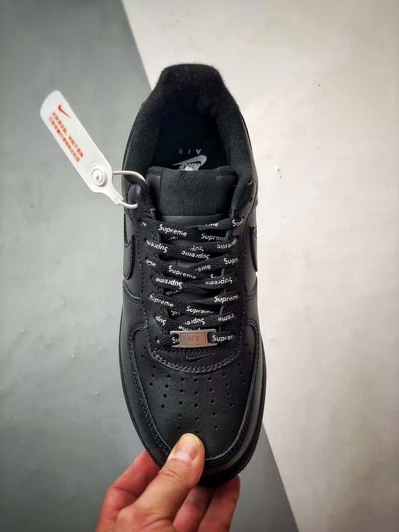 Sup x Air Force 1 Low Preto - Vista 9