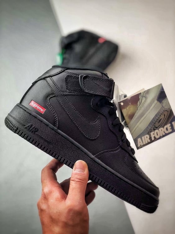 Sup x Air Force 1 Mid Preto - Vista 7