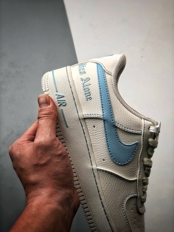 Vlone x Air Force 1 Low Creme e Azul Claro - Vista 2
