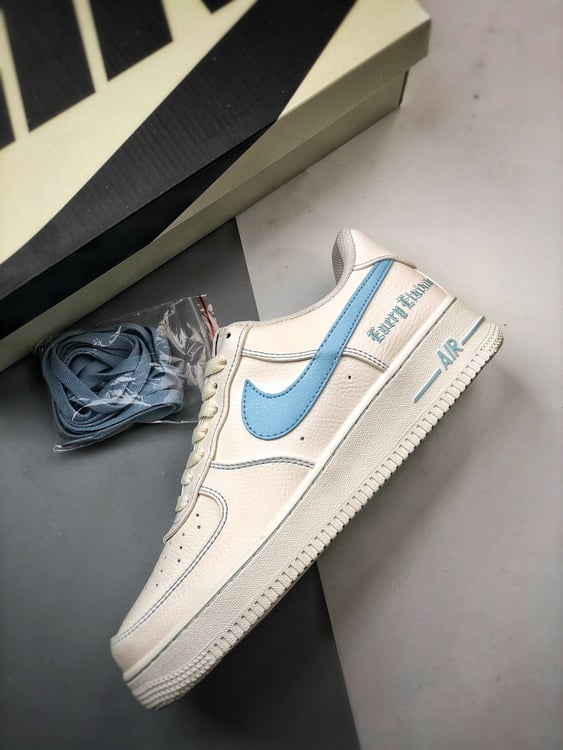 Vlone x Air Force 1 Low Creme e Azul Claro - Vista 8