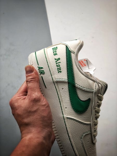 Vlone x Air Force 1 Low Bege e Verde - Vista 2