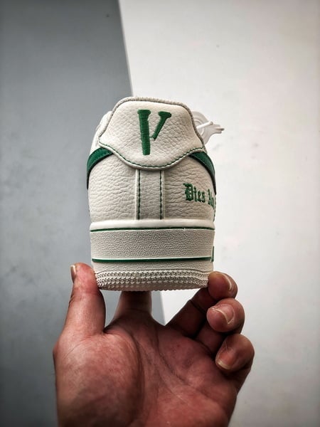 Vlone x Air Force 1 Low Bege e Verde - Vista 3