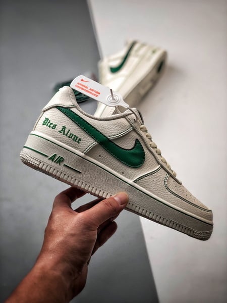 Vlone x Air Force 1 Low Bege e Verde - Vista 7