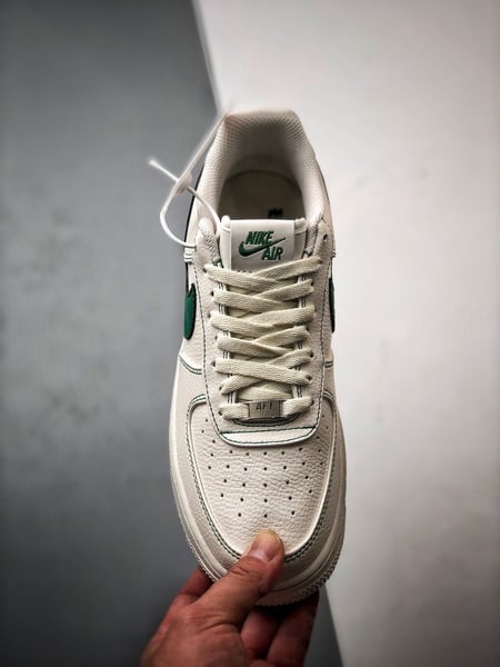Vlone x Air Force 1 Low Bege e Verde - Vista 9