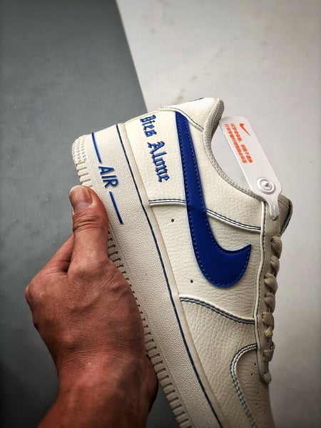 Vlone x Air Force 1 Low Creme e Azul - Vista 2