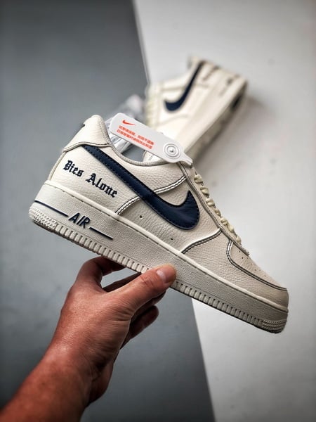 Vlone x Air Force 1 Low Bege e Azul - Vista 7