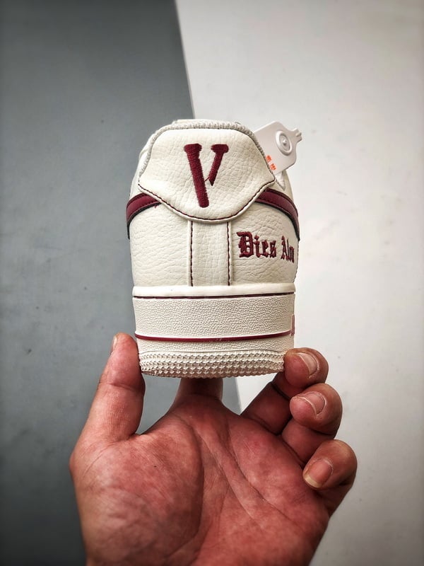 Vlone x Air Force 1 Low Creme e Vinho - Vista 3