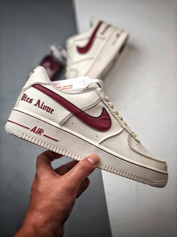 Vlone x Air Force 1 Low Creme e Vinho - Vista 7