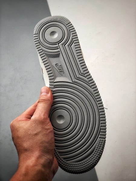 Welldone x Air Force 1 Low Branco e Cinza - Vista 4