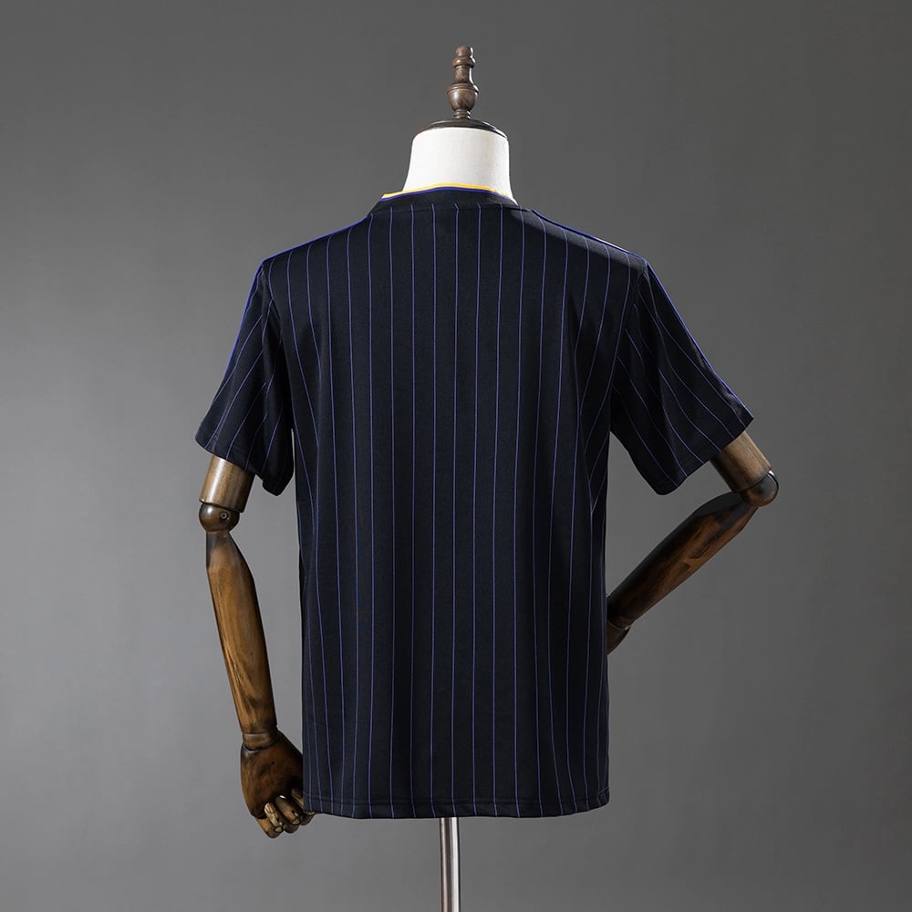 Camisola Manchester United X Adidas Originals 2025 - Vista 2