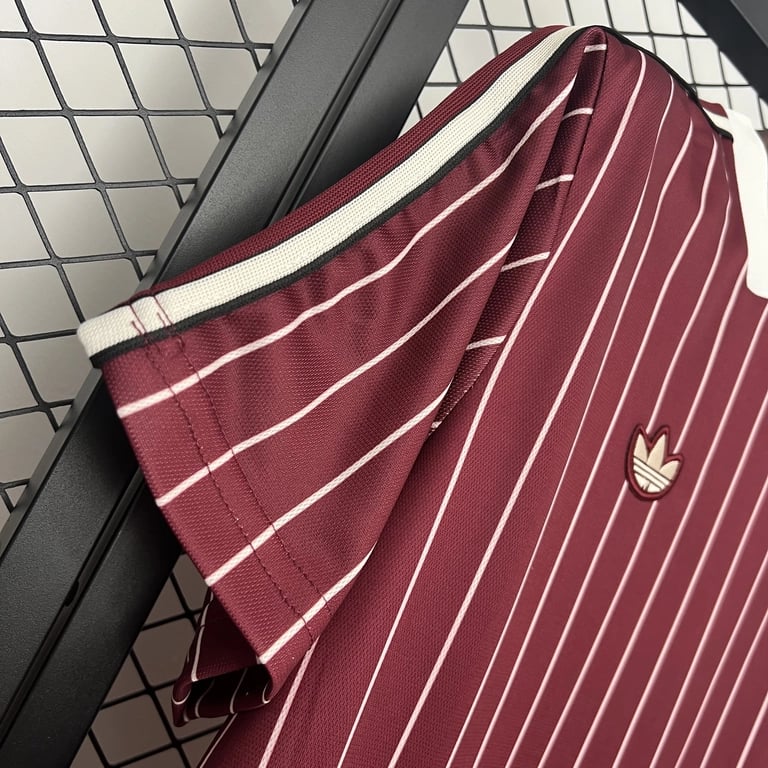 Ajax Retro 2025/26 - Vista 4