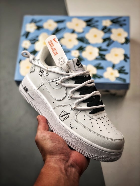Air Force 1 Low com Desenhos - Vista 1