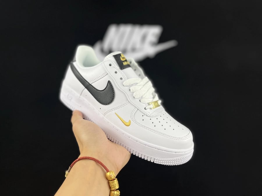 Air Force 1 Low Mini Swoosh Branco Preto - Vista 1